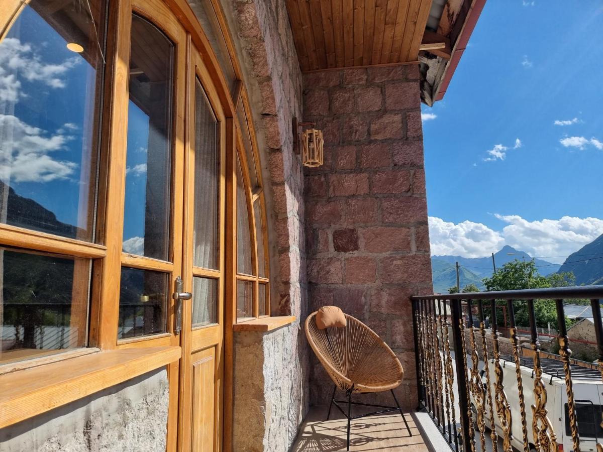 Graf Kazbegi Hotel Exterior photo