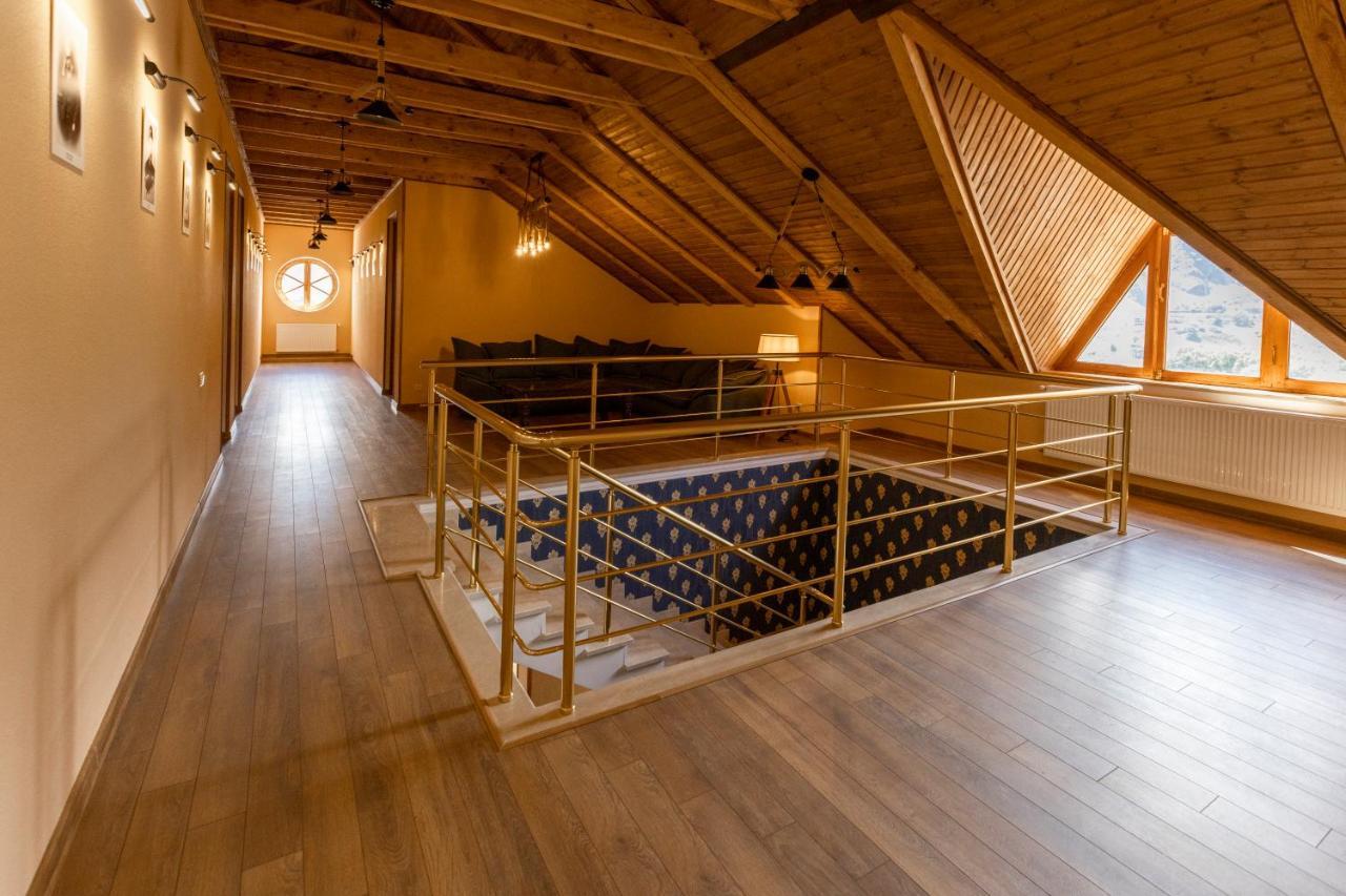 Graf Kazbegi Hotel Exterior photo